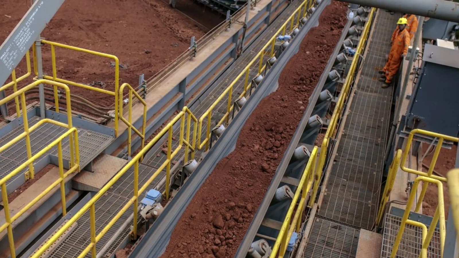 Smelter Beli Bauksit di Bawah HPM, ESDM Buka Suara soal Tekanan ke Penambang